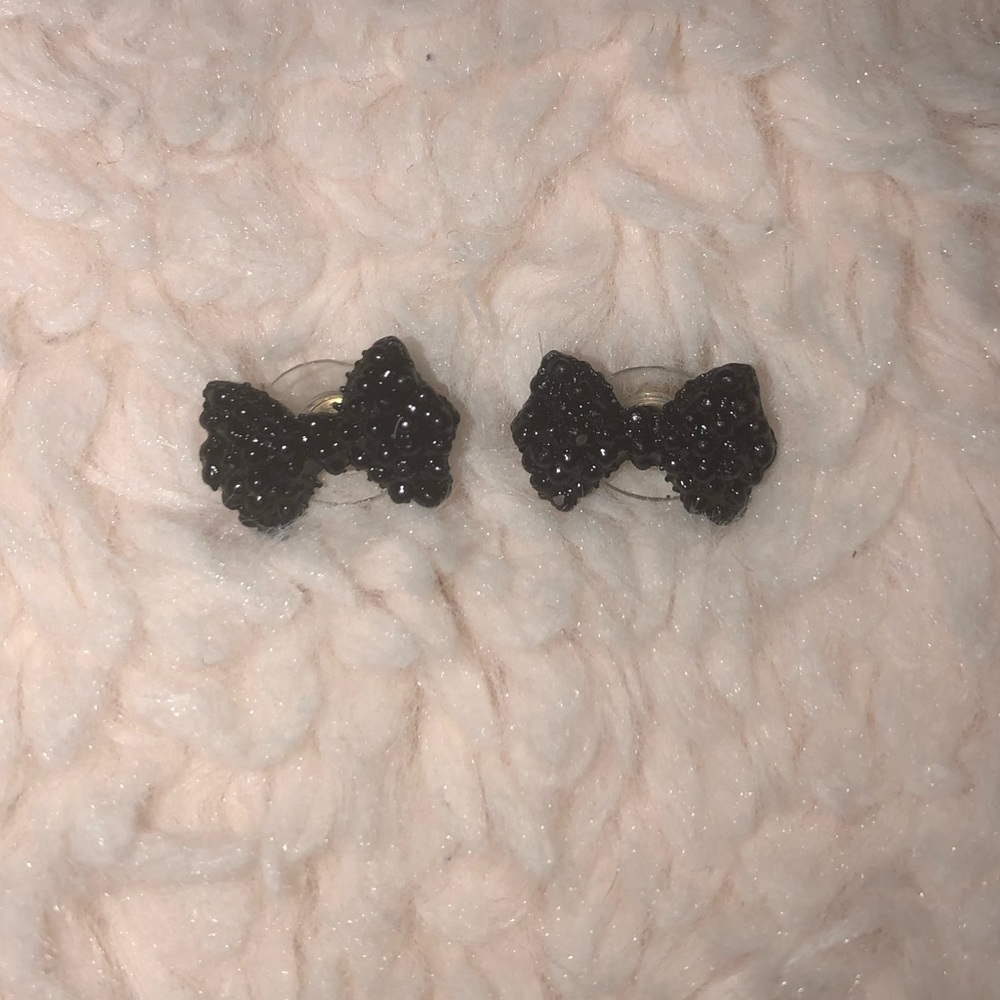 Bow earrings